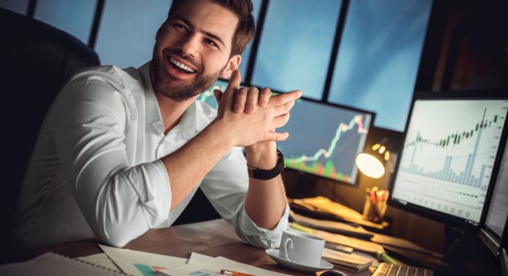 تحلیل استراتژی‌های نوین معاملاتی: اتوماسیون، لوریج هوشمند و تحقیقات بازار در بستر ویندزور بروکر